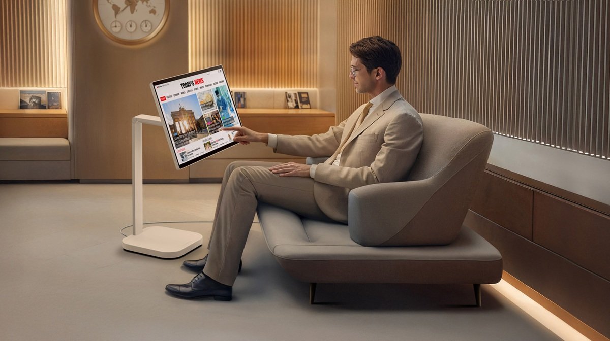 LG Swing Monitors brings workplace flexibility and functionality