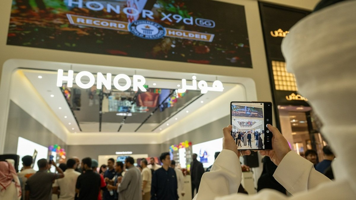 HONOR opens new store in Yasmin Mall, East Jeddah
