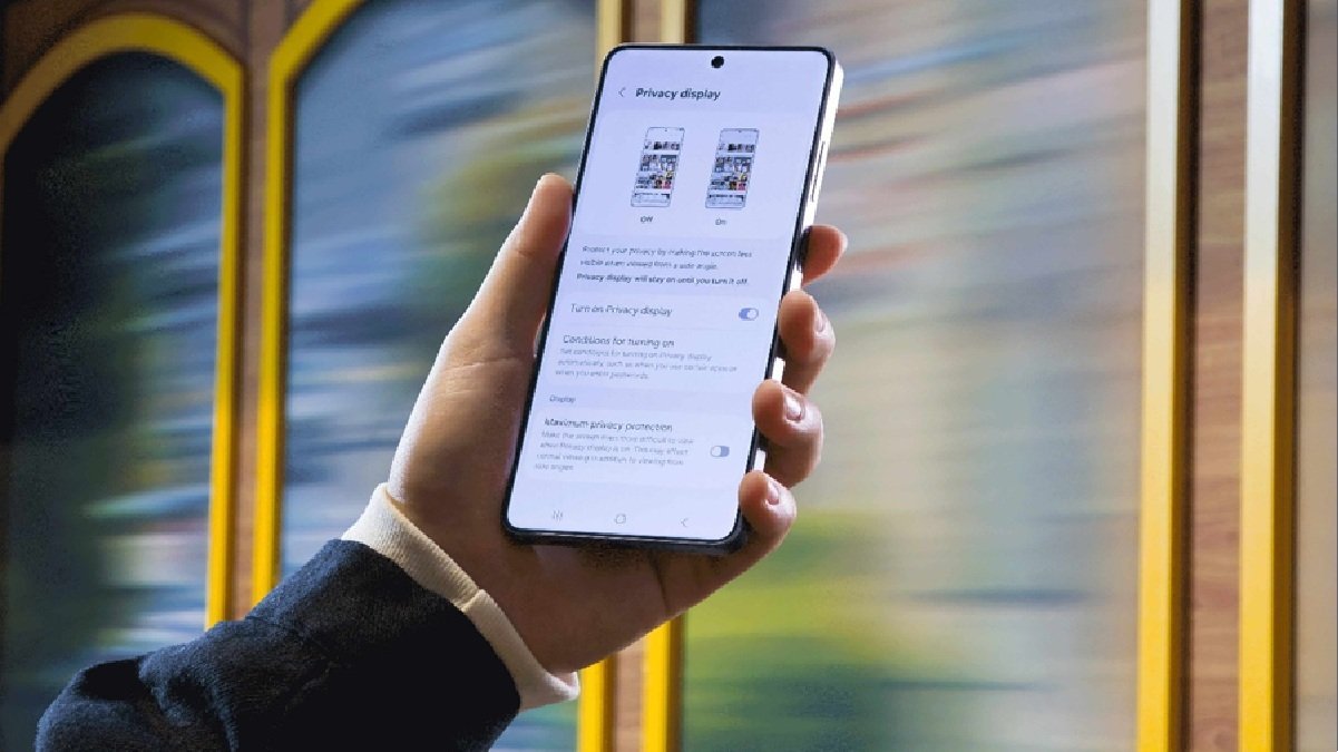 Samsung Galaxy S26 Ultra offers built‑in Privacy Display