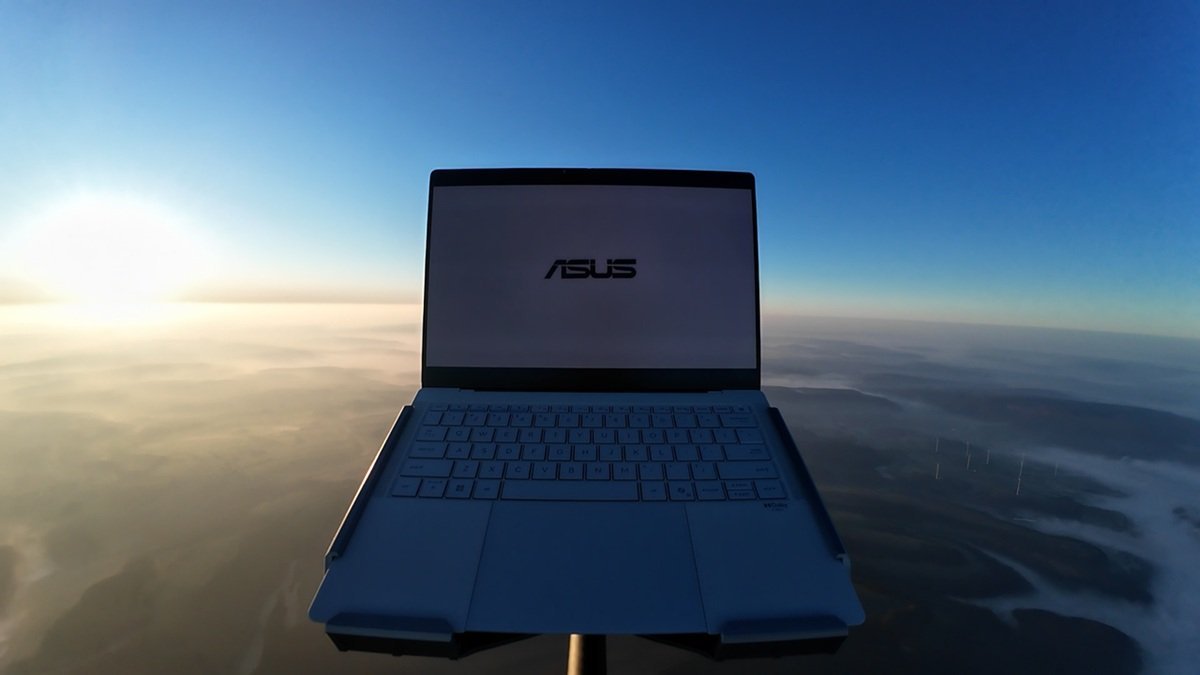 ASUS ExpertBook Ultra survives high altitude durability test