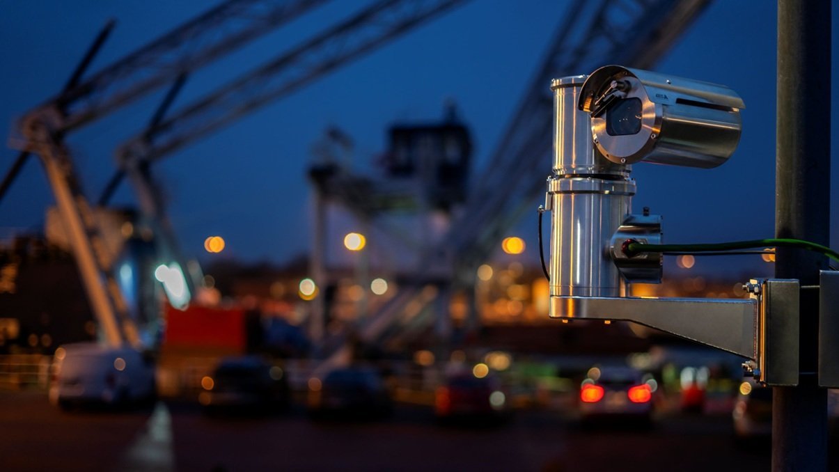 Axis Introduces Zone 1/Div 1-Certified PTZ Camera for Safe Operations in Hazardous Environments
